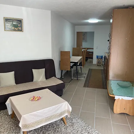 Apartman Na Uni Apartment