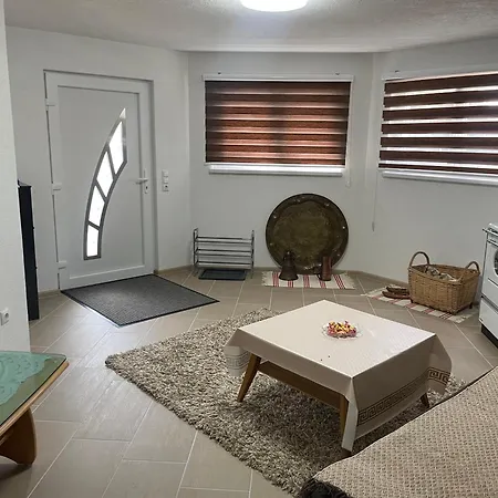 Apartman Na Uni Apartment