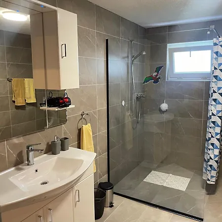 Apartman Na Uni *